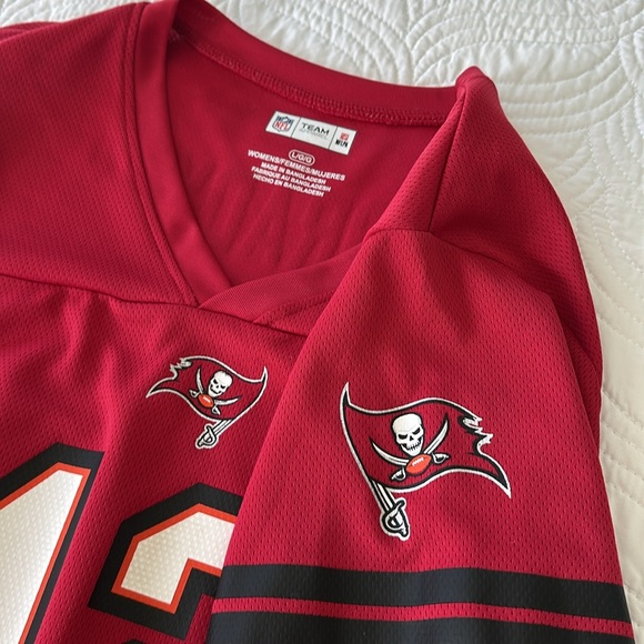 Tampa Bay Bucs Football Shirt🏈🏈🏈 - Picture 4 of 4